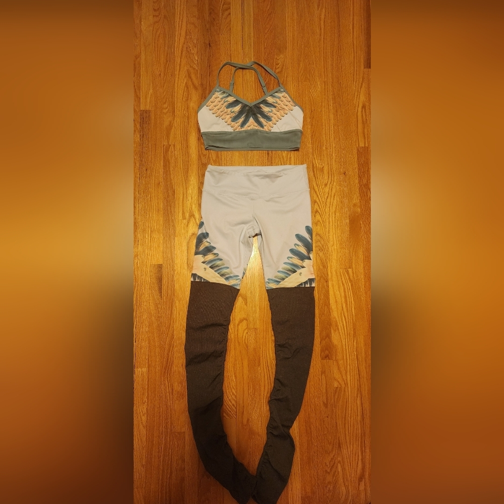 Alo Goddess Feather Legging and Bra Top Set